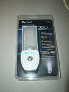 Automatic LED Night Light Lamp Sensor Activating Auto - Picture 1 of 5