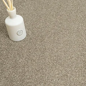 Light Beige Brunswick Saxony Carpet 15.5mm Thick Actionback Living Room Bedroom - Picture 1 of 4