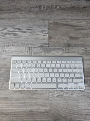 GENUINE Apple Mac Wireless Bluetooth Keyboard A1314 -Tested and Verified Working - Image 1 of 4