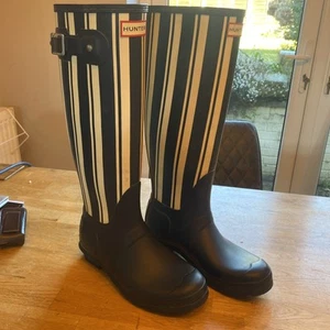 Hunter Gr. 6 US 8 EU 39 dunkelblau weiß gestreift Regen Gummistiefel 43 cm hoch - Bild 1 von 24