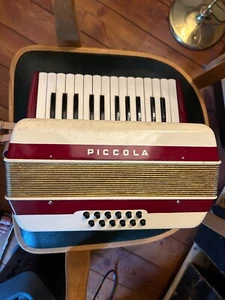 Kleines Hohner-Akkordeon Piccola - Picture 1 of 6