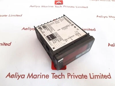 YOKOGAWA UM330 Digital Temperature Indicator 100-240vac 50/60hz - Image 1 of 4