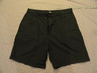 Geoffrey Beene size 33 blue plaid shorts zippered with 4 pockets and pleats - Image 1 of 4