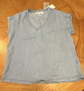NWT Dear John Denim Chambray Womens Pullover Top Blouse V Neck Light Wash Blue - Picture 1 of 6