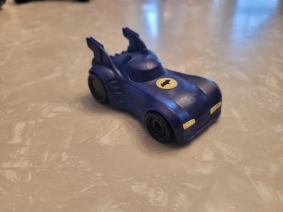 Batimóvil Batman coche Burger King juguete para niños DC Comics Batwheels 2023 Foto 1 de 4