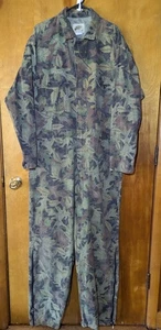 Vtg Camouflage Hunting Coveralls Kelly Kamo Tru-Leaf size XL-R Made In USA - Picture 1 of 13