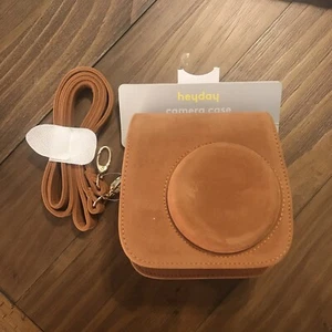 ™ apogeo Fujifilm Instax Mini 9 Cámara Brown Suede Cross Body Case NWT - Imagen 1 de 3