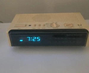 NATIONAL PANASONIC CLOCK RADIO RC-6110B MADE IN JAPAN BY MATSUSHITA ELECTRIC... - Picture 1 of 16