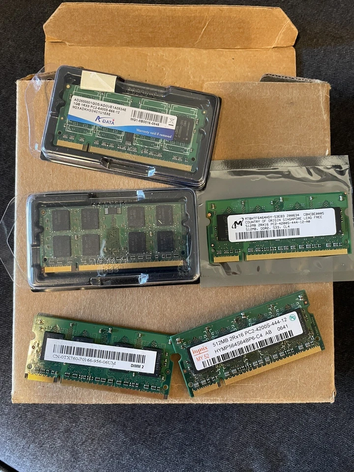 Five SODIMM Laptop Notebook RAM Modules (1GB, 512MB, Etc..) Hynix, Micon, AData - Image 1 of 4
