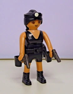 PLAYMOBIL 5158 Figures Girls Serie 2 # 2 Agentin Lara Croft mit Pistolen #6 - Bild 1 von 2