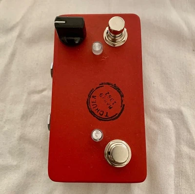 PEDAL DE AMOR "TCHULA" ORIGINAL EE. UU. PEDAL DE REFUERZO DE GUITARRA NUNCA USADO - TCHULA ROJO ¡NUEVO! Foto 1 de 2