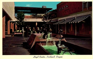 Lloyd Center Mall Portland Oregon Fountain View Vintage Postcard - Picture 1 of 2