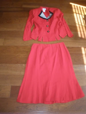 Mujer 2 Pc. Falda y Blazer Rojo Percepción de Irene B. 10 (98) Foto 1 de 4