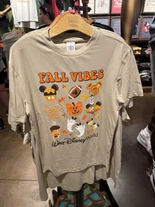 Disney Parks 2025 Halloween Snacks Mickey Geist Kürbis Erwachsene T-Shirt Größe Large - Bild 1 von 1