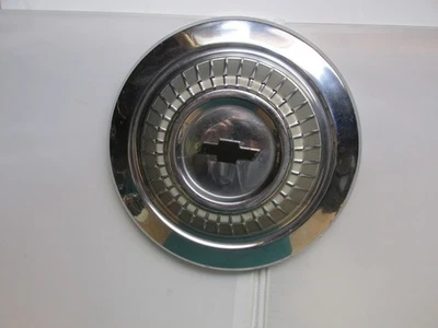 CHEVROLET CHEVELLE DOG DISH HUB CAP POVERTY CAP 1965 1966 1967 NICE USED CAP - Image 1 of 4