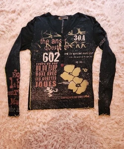 Vintage Y2K Cop Copine Graphic Print Knitted Henley Top M/L - Bild 1 von 14