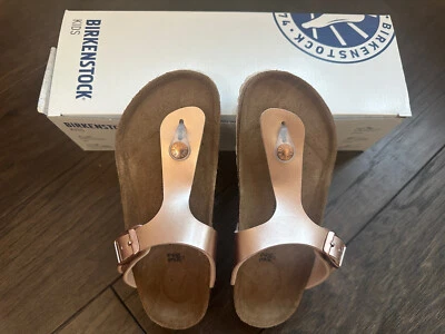 Sandalias Birkenstock Gizeh Niñas 32 EE. UU. 1-1,5 Oro Rosa Metálico Tanga Hebilla Foto 1 de 4