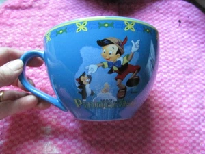 *Disney Store Pinocchio Figaro Gatto, Pesce Dorato, Grande Tazza Zuppa Blu - Foto 1 di 2