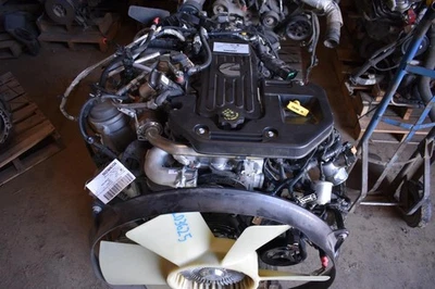 2025+ RAM 2500 CUMMINS 6.7 TURBO DIESEL ENGINE W/ ACCESSORIES & TURBO LIKE NEW Foto 1 de 4