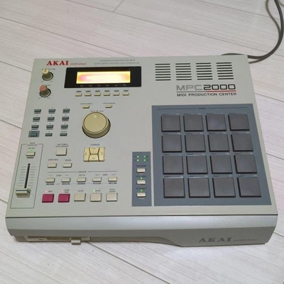 AKAI Professional MPC2000 MIDI Production Center Sampler Sequencer Gebraucht - Bild 1 von 4