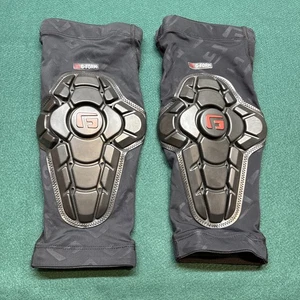 G-FORM, PRO-X2, Knee Pads, Small - Picture 1 of 3