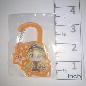 Mosquetón de acrílico Riko Made in Abyss Made in Abyss - Imagen 1 de 3
