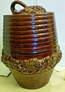 Hand Crafted Vintage Ceramic Pottery BEAN CANISTER / JAR, makers mark on bottom - Picture 1 of 7