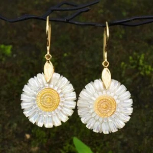 Flower Earrings Mother-of-Pearl & Vermeil Gold-plating on Sterling Silver 5.76 g - Picture 1 of 12
