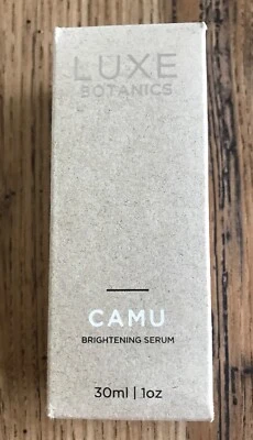 Suero iluminador Luxe Botanics Camu Foto 1 de 3