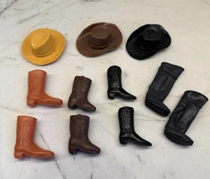 Vintage Ken Cowboy Hüte & Stiefel Paket schwarz & braun - Bild 1 von 15