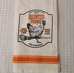 Toalla de té de lino de tela de pollo en escoba Haunted Farms Halloween otoño otoño otoño - Imagen 1 de 8