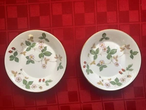 2er Set Wedgwood WILDE ERDBEERE 5" OBST-/SOSSENSCHALEN Bone China England Neuwertig - Bild 1 von 17