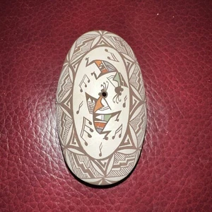 Semilla de cerámica nativa americana Acoma Pueblo firmada por Diane Lewis -2 3/4x 1 3/4 - Imagen 1 de 4