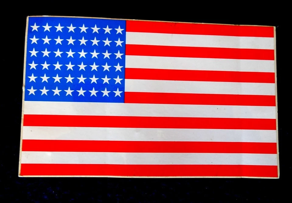 DRAPEAU US 48 ETOILES AUTOCOLLANT12 x 7 cm - Photo 1/1