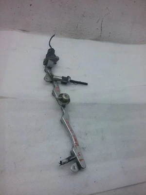 RH Right Fuel Injection Line w/ Regulator 4.6L 2003 LINCOLN TOWN CAR 5-6-8N Foto 1 de 4