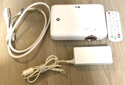 LG PH550G Mini Projector CineBeam Wireless Bluetooth LED 550 Lumens - Image 1 of 4