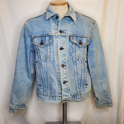 Chaqueta de mezclilla vintage Levi’s Light Wash de cuero con etiqueta de ala de murciélago roja EE. UU. para hombre mediana Foto 1 de 4