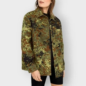 & Other Stories Chaqueta Camuflada Camuflaje Botón Delantero Mangas Largas Talla Grande 0 - Imagen 1 de 11