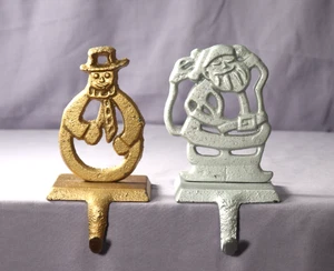 Weihnachten Strumpfhalter Aufhänger Metall Gusseisen Vintage 2er Set Schneemann Weihnachtsmann - Bild 1 von 7