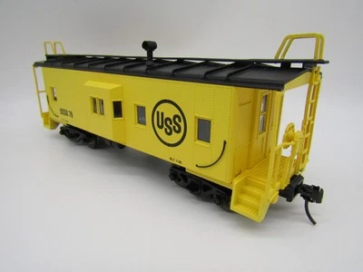Atlas O Trainman® Bay Window Caboose - USSX 76 2-Rail - Image 1 of 2