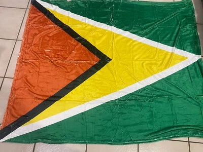 Flag Of Guyana Fleece 125cmx150cm Soft Warm Blanket - Image 1 of 3