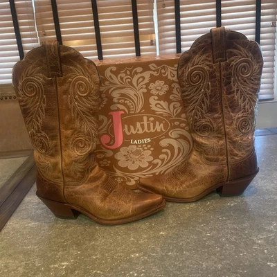 Женские желтовато-коричневые ковбойские сапоги Justin модель Damiana с коротким носком размер 9B L4332 коричневая кожа - Изображение 1 из 4