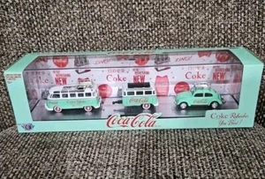 M2 Machines Coca-Cola 1959 VW Microbus Deluxe & 1953 VW Beetle Deluxe 1:64 New - Picture 1 of 12