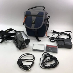 Panasonic Handycam Camcorder PV-GS31 w Carrying Case and Two Blank Cassettes - Picture 1 of 21
