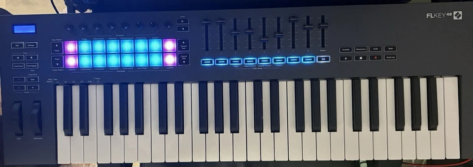 Novation FLkey 49 FL Studio MIDI Controller Keyboard RGB-Pads Step-Sequencer - Bild 1 von 1
