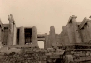 Foto real vintage Atenas Grecia La Acrópolis Grandes hormigas vista febrero 1955 - Imagen 1 de 2