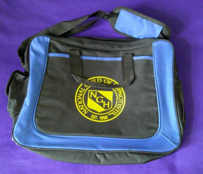 Bolso de Lona del Gremio Nacional de Hipnotizadores - Azul Oscuro, Borde Negro, Insignia Dorada! Foto 1 de 2