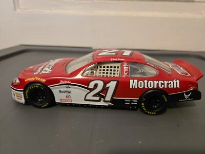 Hot Wheels #21 Elliott Sadler Motorcraft/Estados Unidos escala 1/24 Coche de la Fuerza Aérea Foto 1 de 4