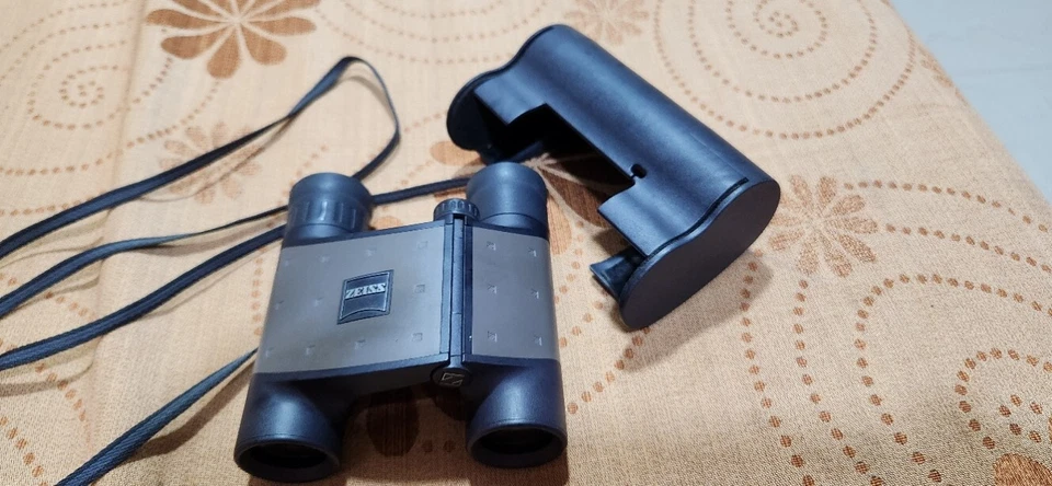 Zeiss Germany 8 X 20B T* P* Compact Victory Binoculars in Hard Keeper Neck Strap - Image 1 of 4