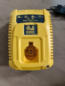 DeWALT DE9135 ladegerät 18v original + Li-Ion Und Alle Typen Laden - Bild 1 von 4